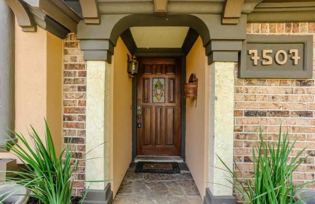 7507 Barberton Drive Gallery 3