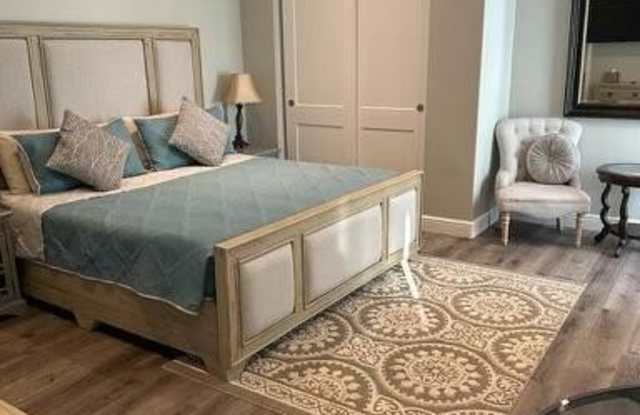 18233 N 13TH Place unit: 2 photos photos