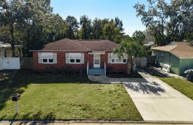 303 SE Gilliland Rd - 303 Southeast Gilliland Road, Warrington, FL 32507