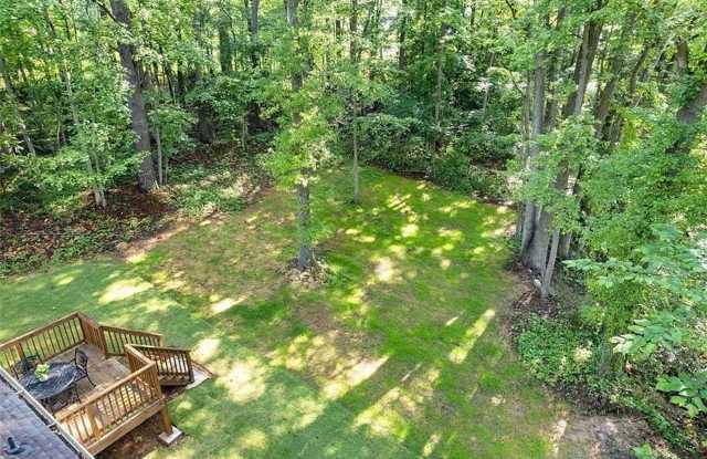 Room in 3 Bedroom Home at Bay Leaf Dr SE photos photos