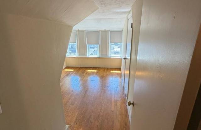 137 Merriam Ave. Gallery 1