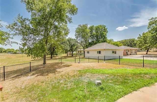 2250 S Burleson Boulevard Gallery 4