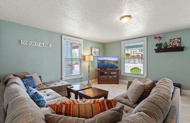 806 East Mullan Avenue Gallery 2