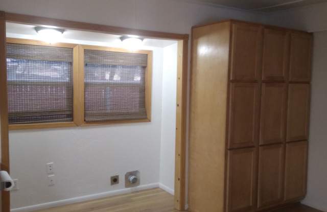 2 Bed / 2 Bath + 1 Bed / 1 Bath Casita w/kitchenette Gallery 4