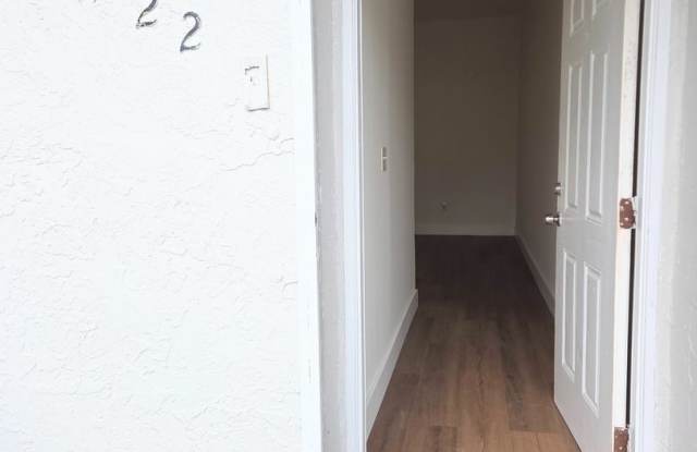 Fully Renovated 3BR/2BA Townhome with New Bathrooms & Fenced Yard - 28122 Southwest 141st Place, Leisure City, FL 33033