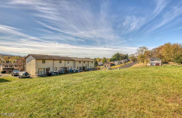 124 Oakcrest Circle photos photos