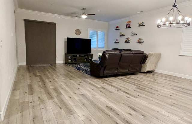 beautifully maintained 3-bedroom, 2-bath, 1,913 sq ft in Rocklin Gallery 4