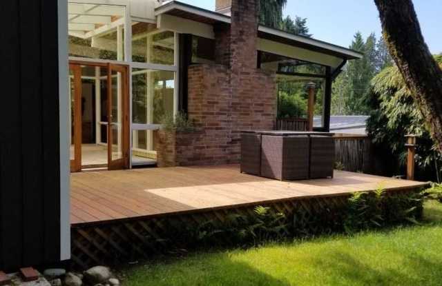10408 12th Ave NE - 10408 12th Avenue Northeast, Seattle, WA 98125