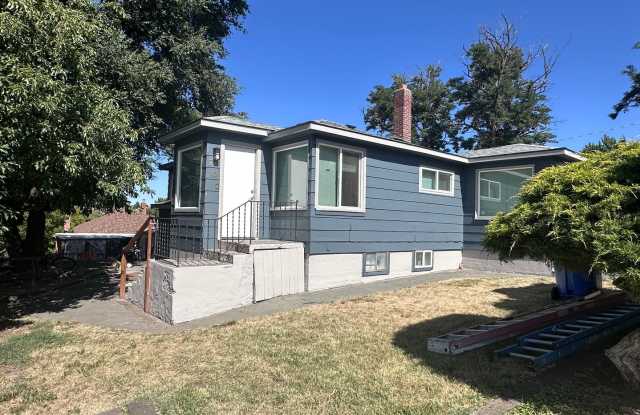 2 bedroom Upper-level duplex photos photos