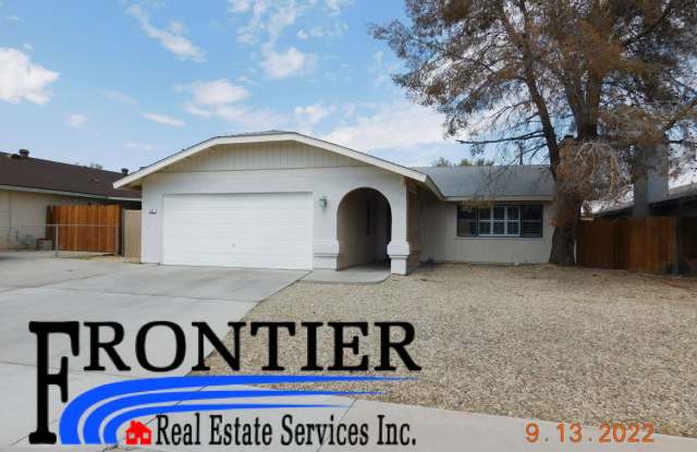 Charming 3-Bedroom Home with Garage & Appliances Included in Ridgecrest Gallery 1