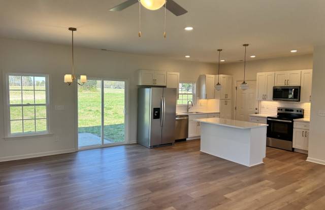 204 Landmark Dr photos photos