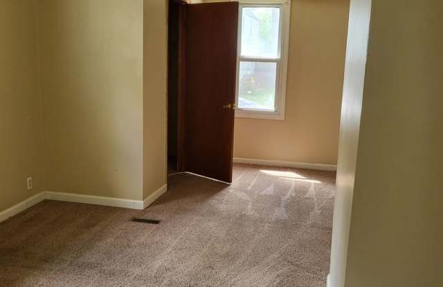 2 bed house with Garage, carport, and basement photos photos