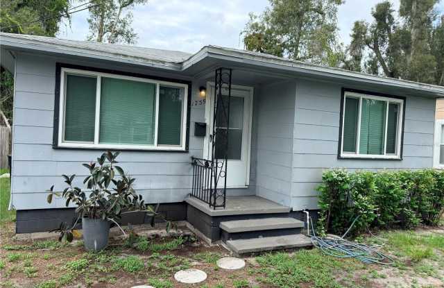 1759 TEMPLE Terrace S Gallery 2