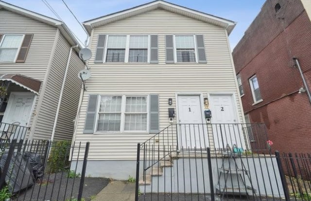 12 BAYVIEW AVE - 12 Bayview Avenue, Jersey City, NJ 07305