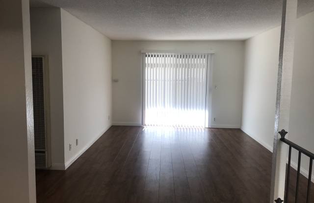 16132 Parkside Ln Gallery 3