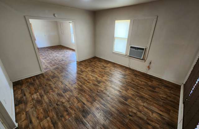 510 North Division (Asher) Gallery 2