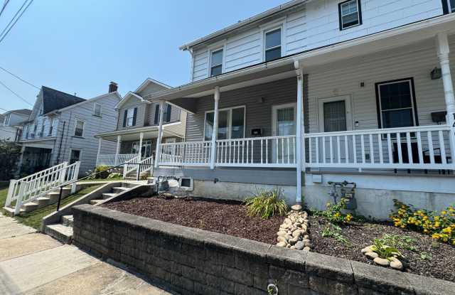 THREE BEDROOM/ONE BATH TWIN photos photos