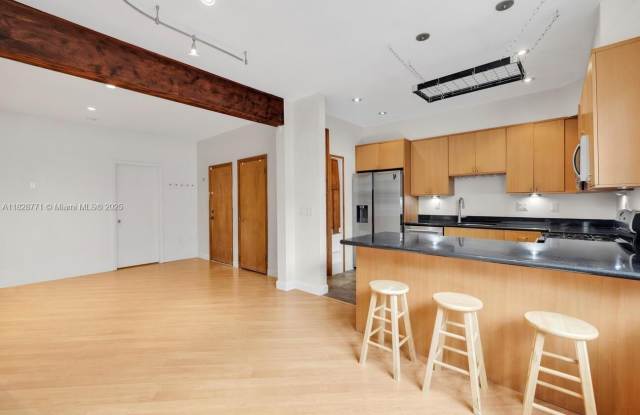 305 Jefferson Ave photos photos