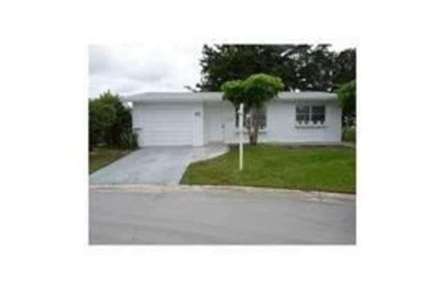 6680 NW 16th St photos photos