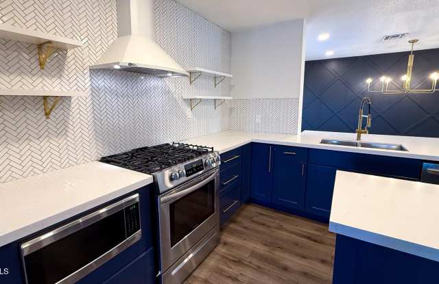 1348 W 15TH Street photos photos