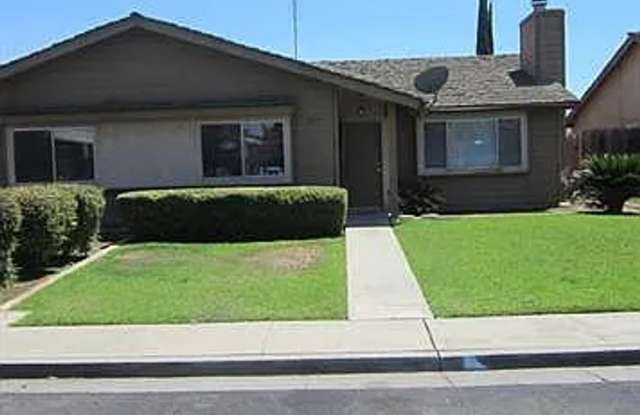 Home for RENT only, NOT for sale - 1650 East North Way, Dinuba, CA 93618