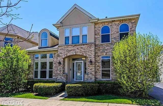 696 Rienzi Ln - 696 Rienzi Lane, Highwood, IL 60040