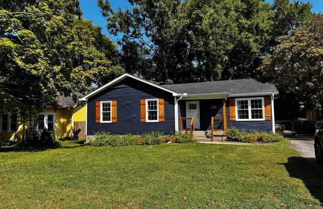 Adorable Woodbine House with Large Flat Yard  Garage photos photos
