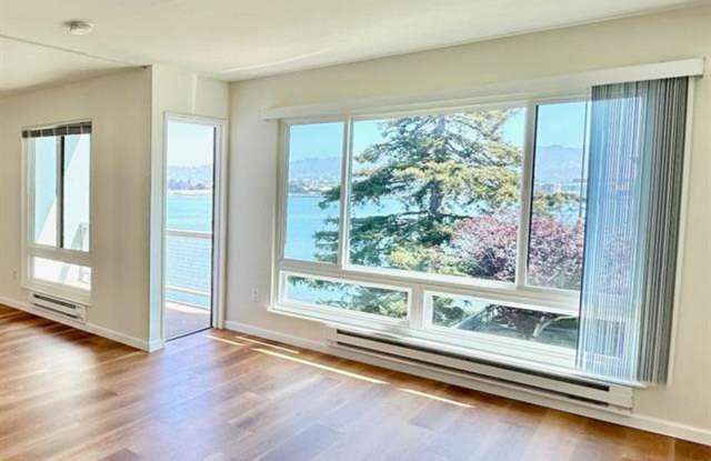 UPGRADED, TOP FLOOR, WATER VIEW STUDIO at WATERGATE photos photos