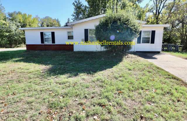 Single Family Home: 3 bed, 1 bath Gallery 1