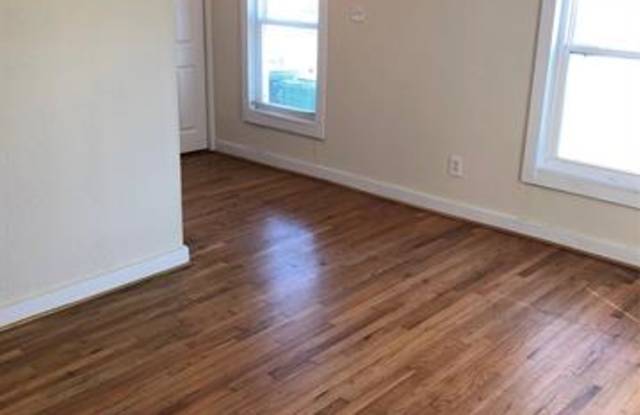 1602 Amscott Street Gallery 4
