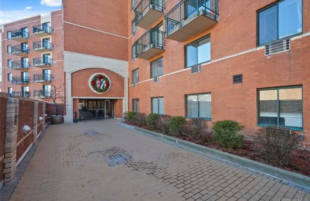 123 Mamaroneck Avenue Gallery 2