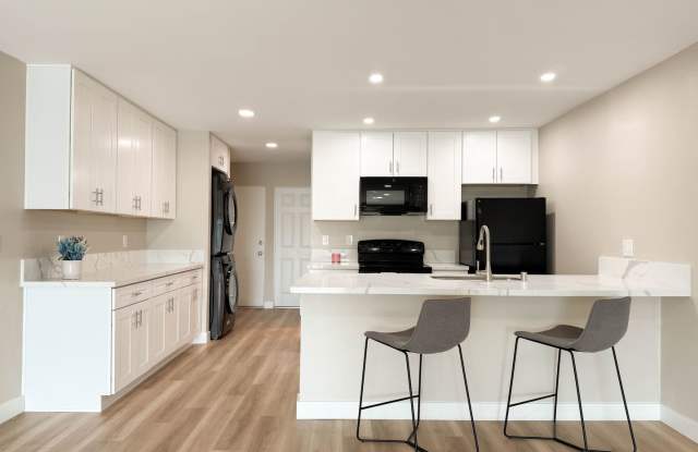 Luxury Living with Scenic Views | Vue at Lake Murray Apartments in San Diego, CA photos photos