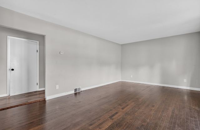 7945 W 91st Street Gallery 4