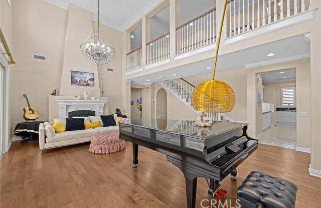 1009 Newhall Terrace Gallery 3