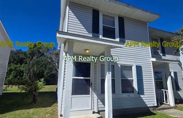 Charming 2 Bedroom 1.5 Bath Gallery 1