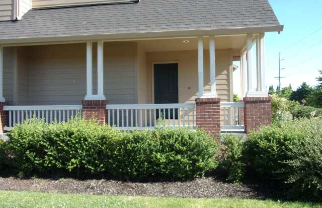 MOVE IN SPECIAL!! Spacious 3 bed 2.5 bath townhouse photos photos