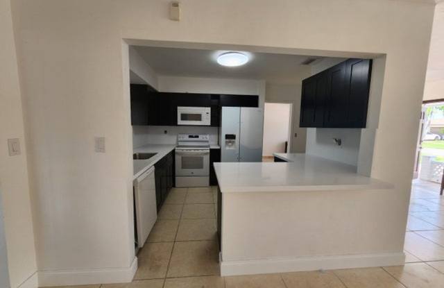 8760 NW 14TH Street, Pembroke Pines, FL 33024 Gallery 1