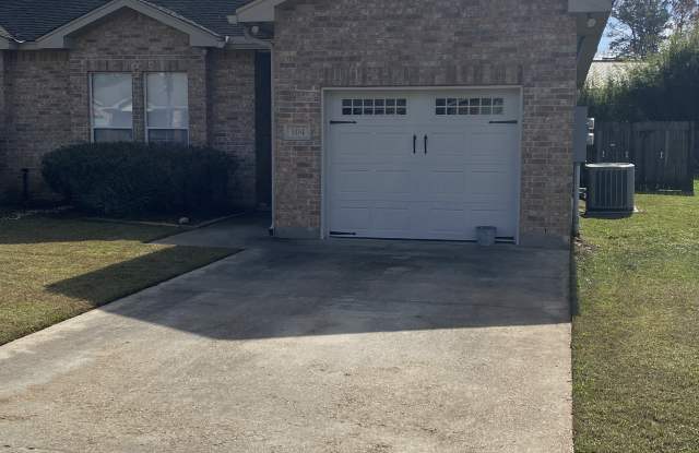 104 Village Oaks Blvd photos photos