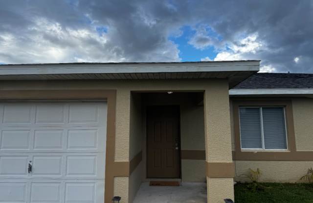 2434 Venice Avenue North photos photos