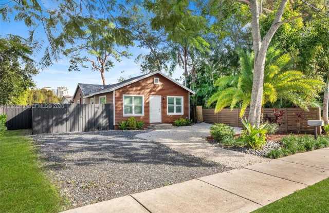 230 SW 12th Ave photos photos