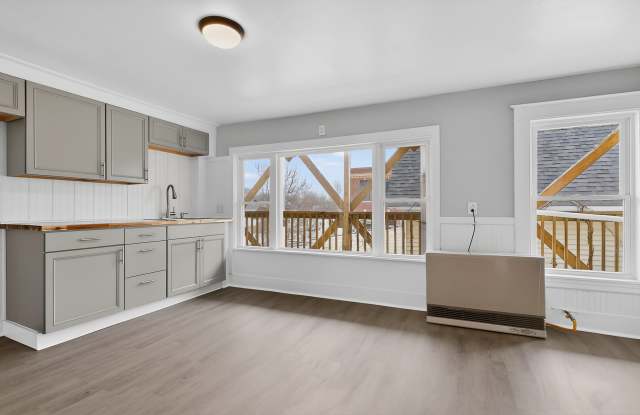 83 Brook Street - A Gallery 1