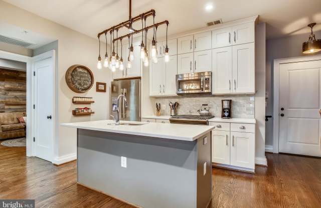 2303 ONTARIO ROAD NW Gallery 4