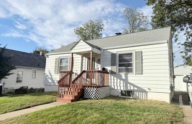 Charming 2-Bedroom Home with Fenced Yard & Detached Garage Gallery 1