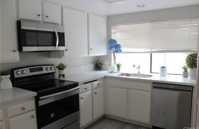 17251 Chestnut - 17251 Chestnut, Irvine, CA 92612