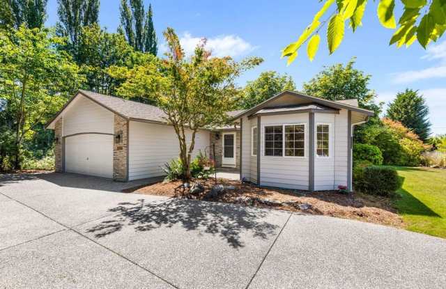 Lovely well-kept rambler with 2 Car Garage in Marysville photos photos