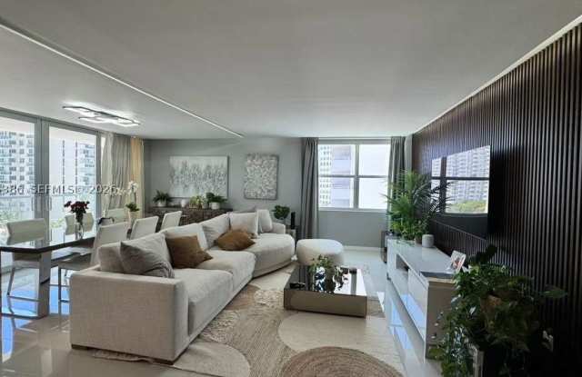 5750 Collins Ave Gallery 2