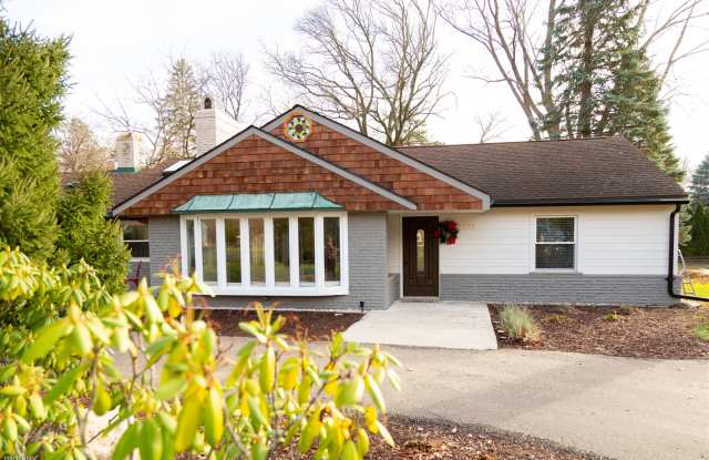 4135 Orchard Way - 4135 Orchard Way, Oakland County, MI 48301