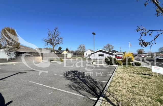 3rd Floor Two Bedroom, One and a Half Bathroom Unit With View Gallery 4