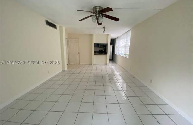 9430 Live Oak Pl Gallery 4