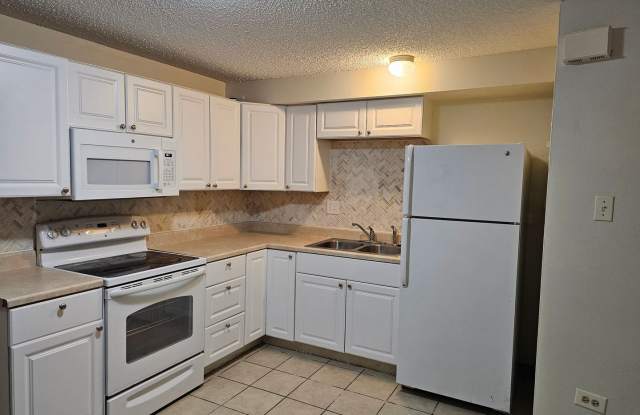 Garden level loft - 1265 Colorado Boulevard, Denver, CO 80206